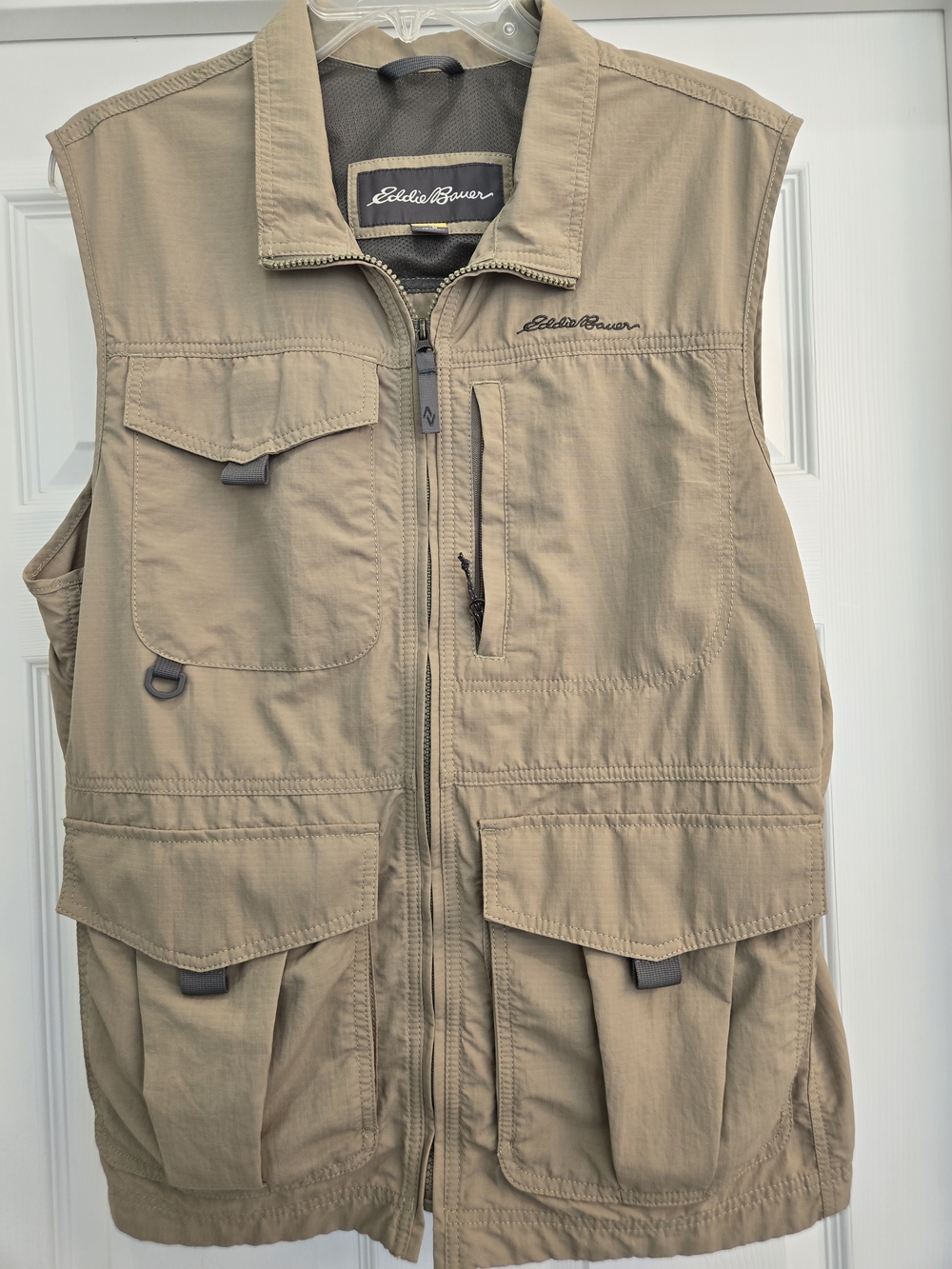 Eddie Bauer Khaki Outdoor Utility Vest Fishing Hiking Hunting Outdoor M